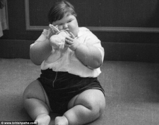 70多年前肥胖儿童录像公布男孩3岁重126斤（图）