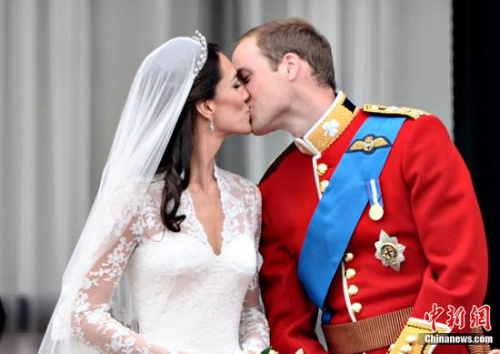澳媒曝光威廉王子夫妇蜜月照引英王室不满（图）