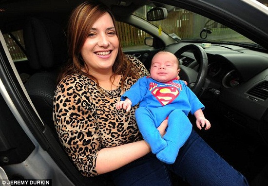 英国妇女怀孕腹痛被误诊为车祸所致数月后生子