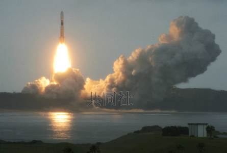 日本发射一艘无人货运飞船搭载5个小卫星(图)