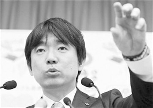 日本政客桥下彻行事风格另类当过艺人热衷炒作