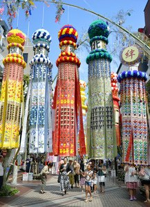 日本仙台“七夕祭”开幕感谢大地震受援助(图)