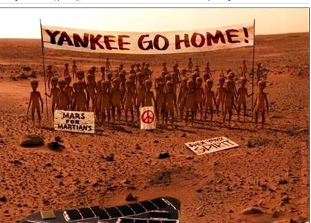 网友恶搞美国“好奇”号探测器称其遭遇火星人