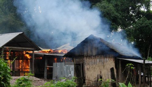 印度种族冲突已致80人死亡40余万人沦为难民
