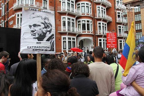 黑客组织“匿名者”攻击英政府网站支持阿桑奇