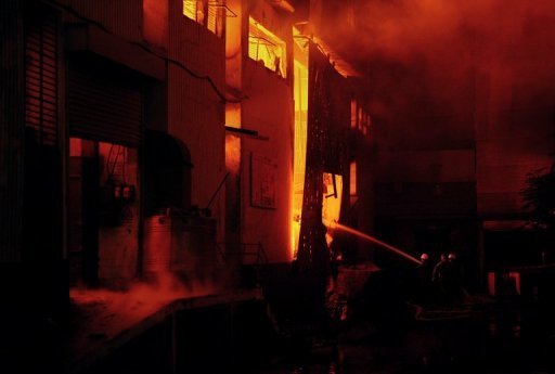 巴基斯坦一服装厂发生火灾已致191人死亡