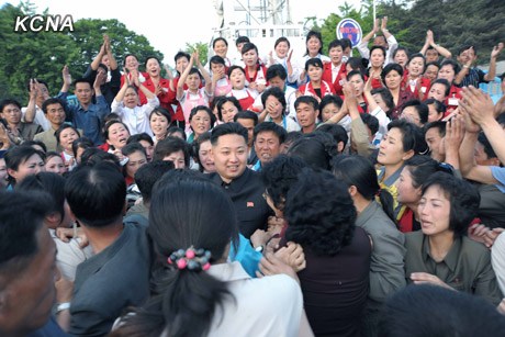 金正恩视察朝鲜两游乐场询问过山车安全性(图)