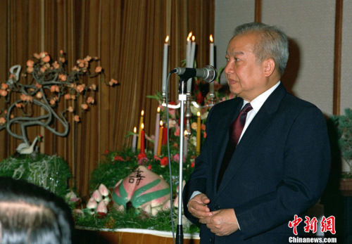 柬埔寨副首相称西哈努克逝世是国家损失(图)