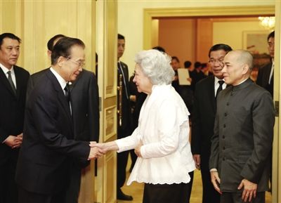 柬埔寨驻华使馆因西哈努克去世签证暂停一天