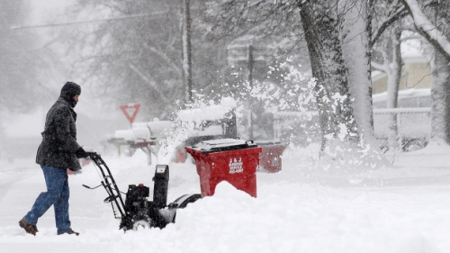 美国中西部地区遭遇暴风雪至少4人死亡(图)