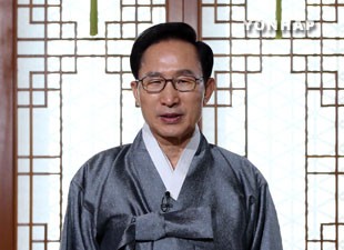 李明博发新年贺词称韩国跻身世界中心国家(图)