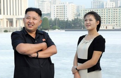 外媒:金正恩夫人“瘦身”或已分娩朝方未回应