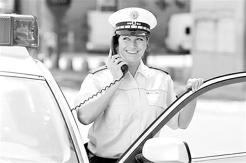 �¹��Ƶ�ʱ����·�����ٶ��콻��������ͣ����