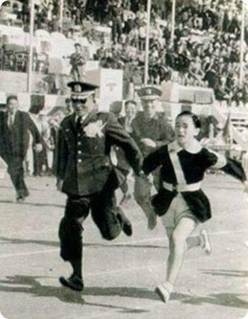 ���Ȼ������븸�׺��������鱻���������ã�ͼ��