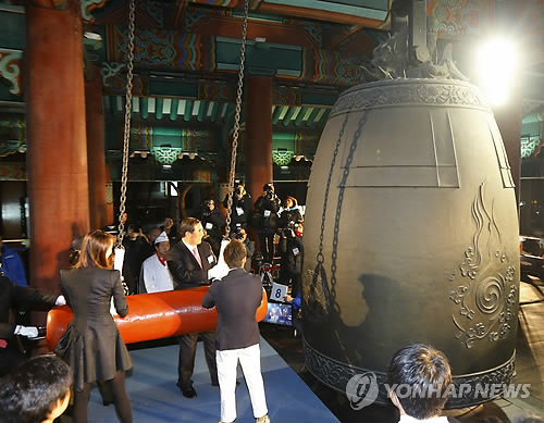 韩国新任总统朴槿惠正式上任最先盘点安保(图)