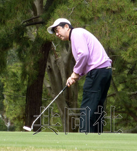 安倍与秘书打高尔夫球或为“换换心情”(图)