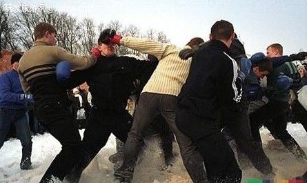 盘点有趣节日:泰国请猴子吃大餐英国人追奶酪(6)