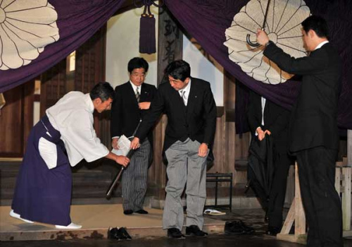 日媒:安倍初步决定春季不参拜靖国神社