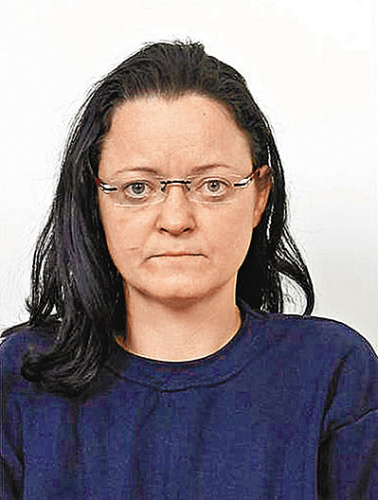 德国新纳粹女魔将受审被控参与10宗谋杀(图)