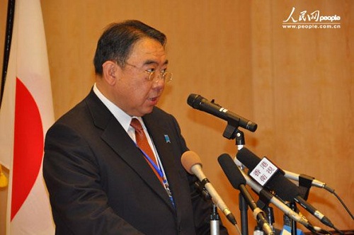 �ձ�פ����ʹľ�²��ˣ��������չ�ϵӭ������