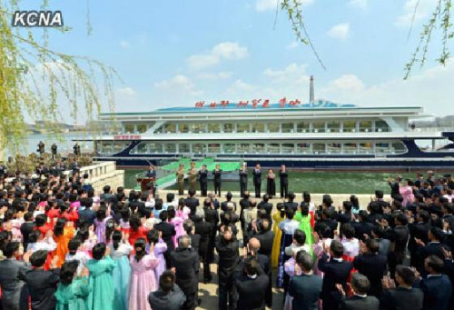 朝鲜餐厅游船建军节开业朝总理致词祝贺(组图)