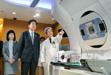 调查显示安倍内阁支持率70.9%继续保持高位