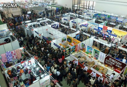 平壤春季国际商品展开幕电脑产品受青睐(图)