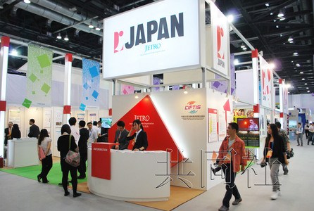 日媒称京交会开幕参展日企减半日官员未访华
