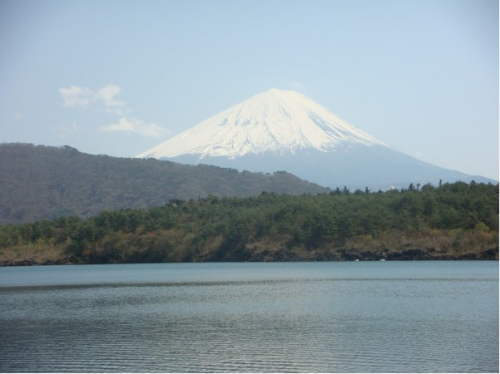 日本山梨县呼吁富士山登山爱好者勿夜爬观日出