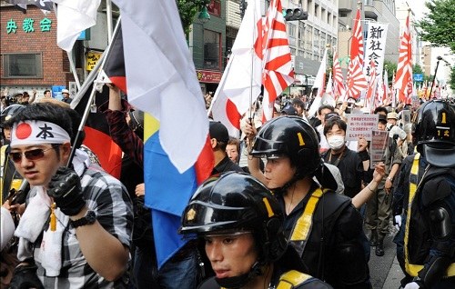 日本东京反韩游行发生暴力冲突8人被捕(图)
