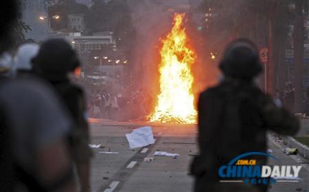 巴西爆发20年来最大示威活动抗议政府腐败