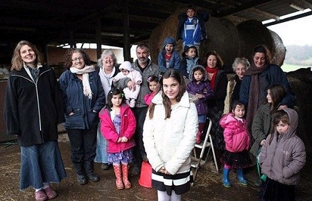 英一男子多妻生活曝光娶7名妻子生18个孩子(图)