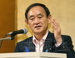 日本官房长官称参院选举目标是赢得稳定多数议席