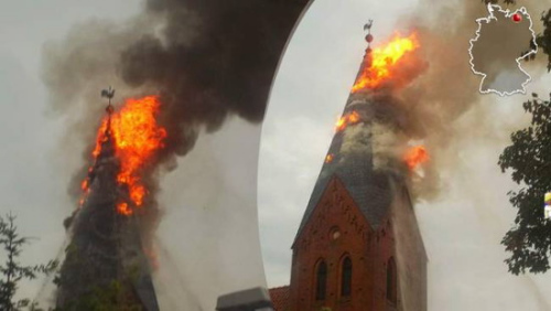 德国北部一座建于15世纪教堂遭雷击起火(图)