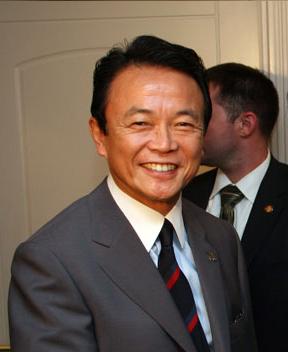 麻生太郎宣布收回“效仿纳粹修宪论”发言