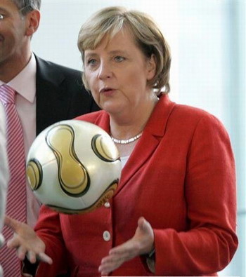 Ĭ�˶��ԳƴӴ�ѧʱ������������ԣ�ͼ��