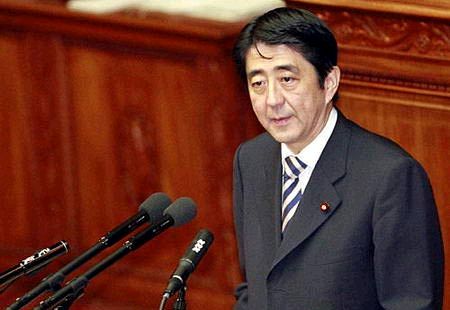 安倍会晤卡塔尔首相希望维持对日能源稳定供应