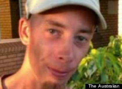 遭鳄鱼群“追杀”约2周新西兰男子称此生难忘