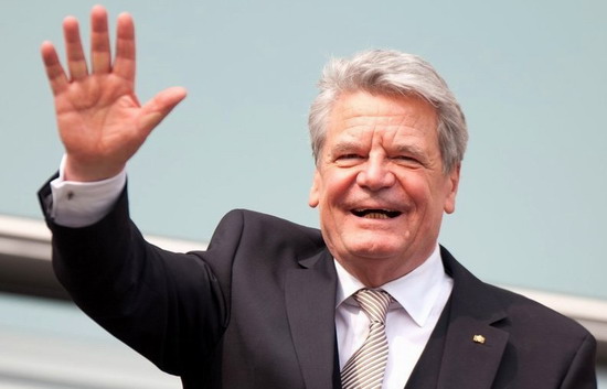 德国总统赴法国开始访问参观纳粹屠杀村(图)