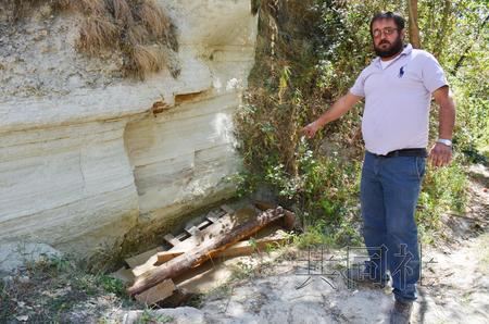 �����侯�����ձ�Ůѧ����Ϯ���´���һ������