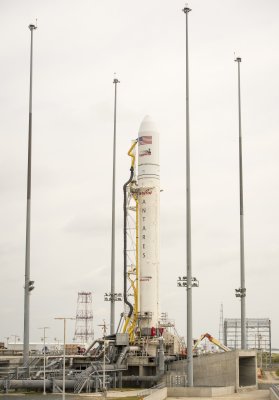 美国将发射无人宇宙飞船为国际空间站送巧克力