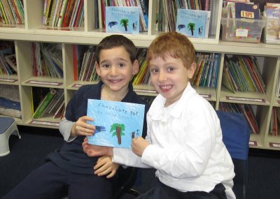 美7岁男童出书为患病好友筹40万美元药费(图)