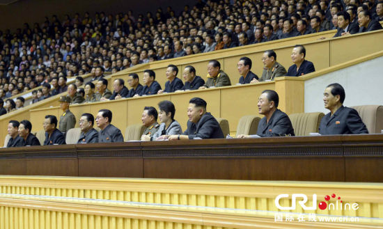 金正恩携夫人观看比赛要求民众强身报国(图)