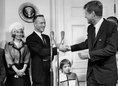 美国首批绕地球飞行宇航员卡彭特去世享年88岁