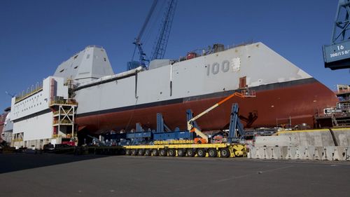 美国海军最大型驱逐舰准备下水将建三艘(图)