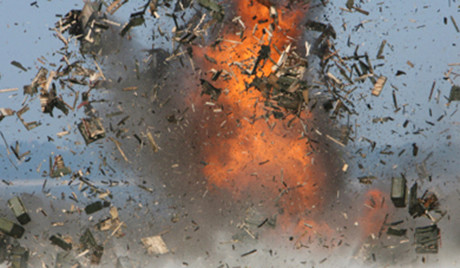 ���ս����������ڸ�·��������ը����6������