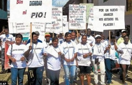 ���С��Ů���𡰺�£˫���˶�����������·