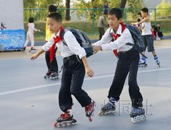 日媒：朝鲜普及娱乐设施市民溜冰0.3元人民币