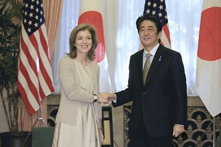 安倍设宴款待美驻日大使卡罗琳日媒称实属罕见