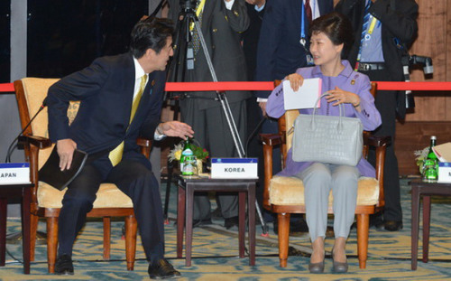 �������������Ȼ��������쵼�����ƽ��պ��Ի�